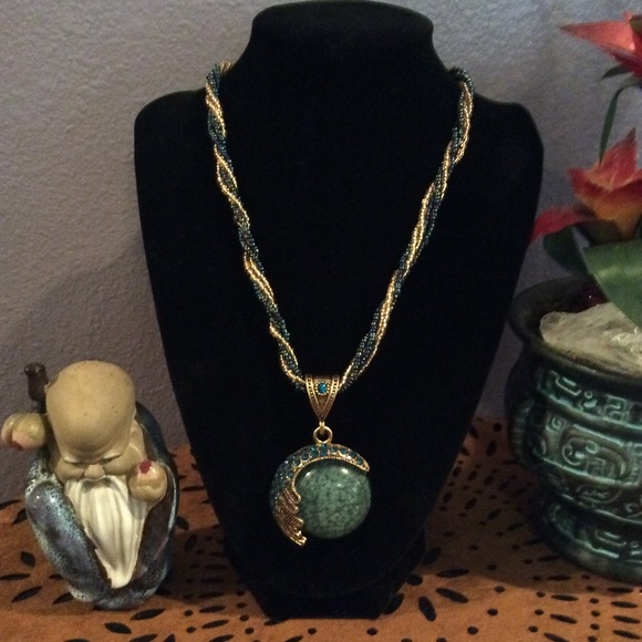 Jewelry - Large bedazzled brass winged bead on beaded chain